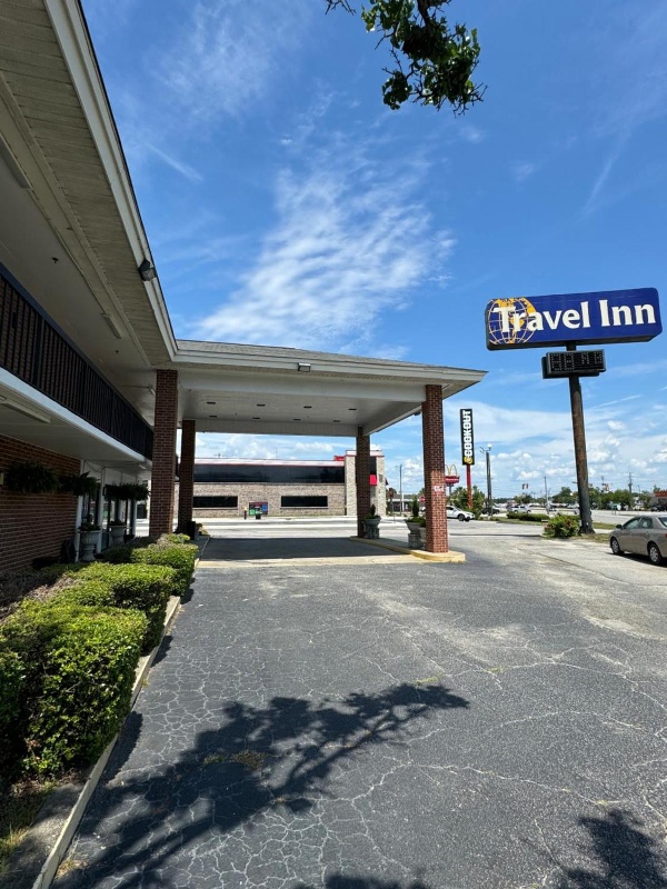 Travel Inn - Lugoff image 1